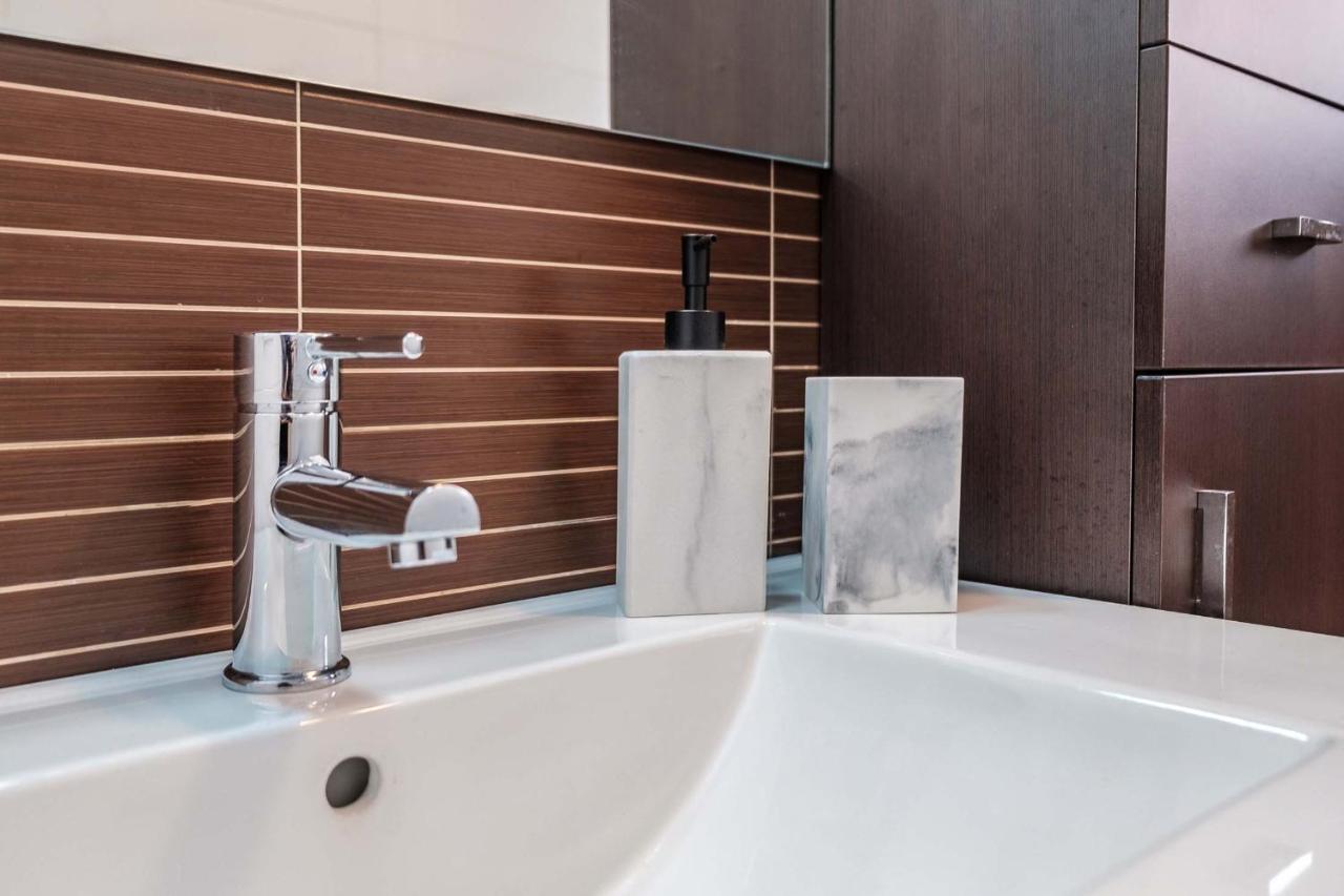Stylish And Chic City Center Apartment With Wifi Las Lagunas Exterior photo