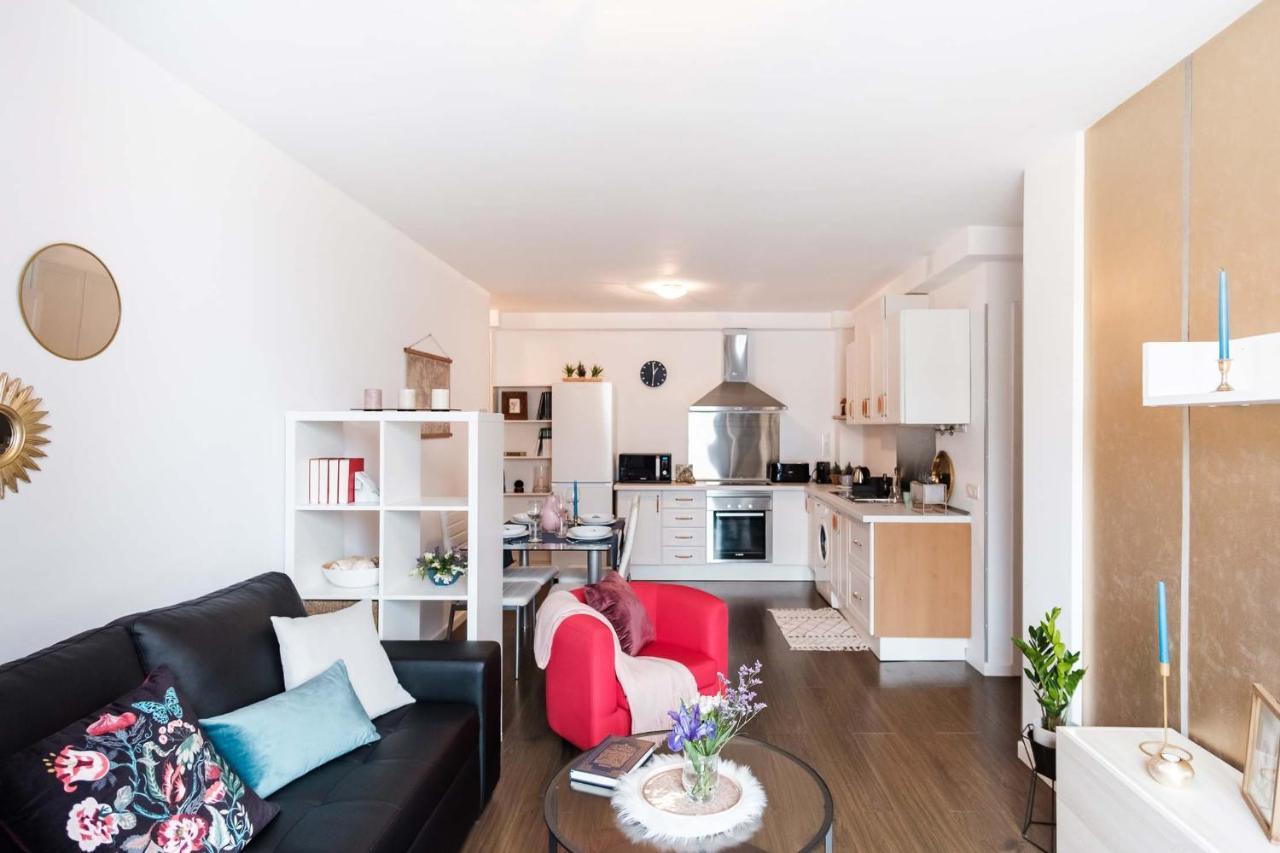 Stylish And Chic City Center Apartment With Wifi Las Lagunas Exterior photo